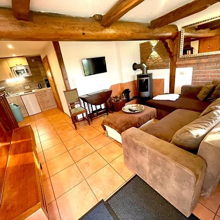 Altes Landhaus Oste, Klavier Appartement, 2 Zimmer Mit Kamin Hemmoor Bagian luar foto