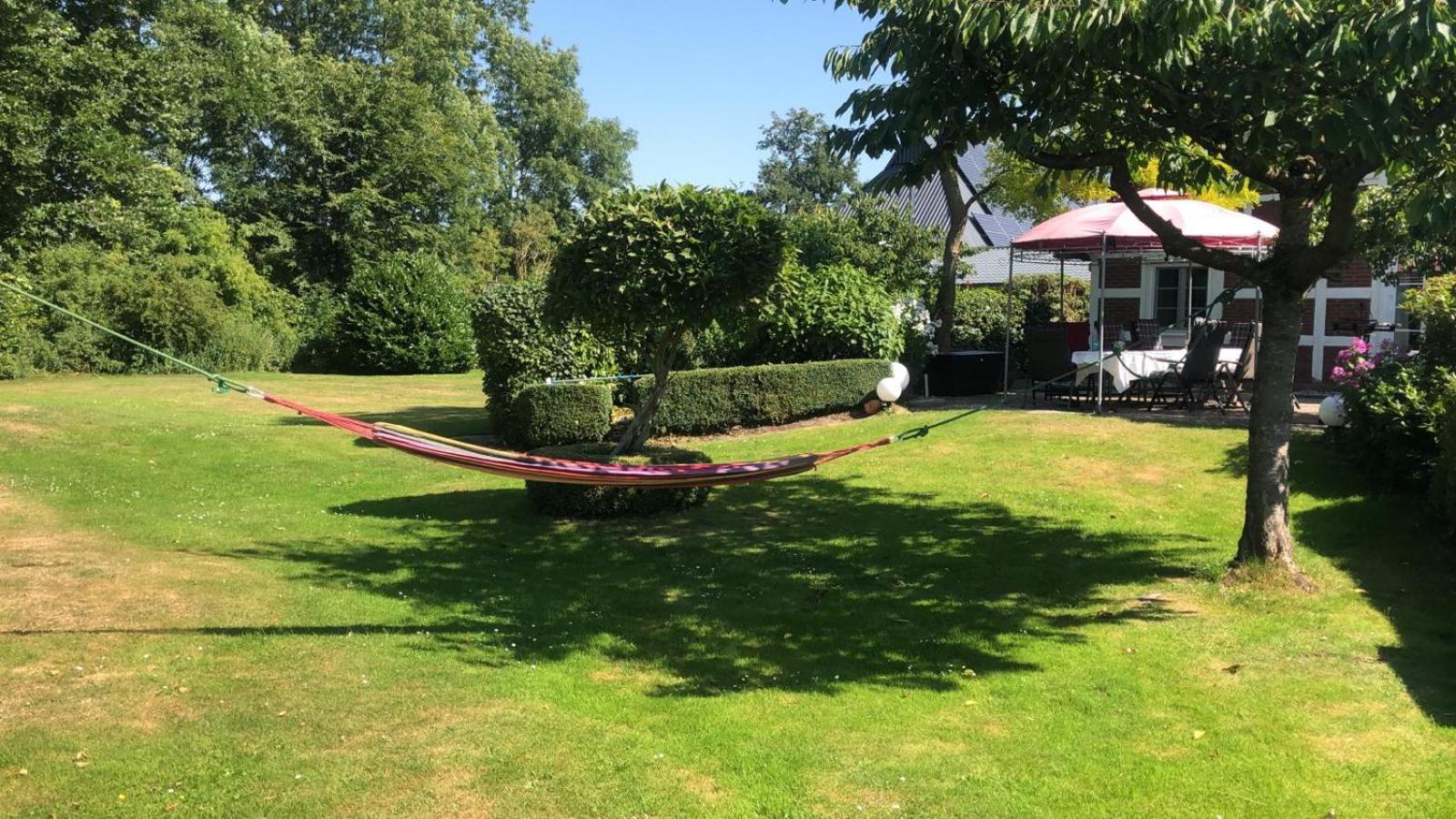 Altes Landhaus Oste, Klavier Appartement, 2 Zimmer Mit Kamin Hemmoor Bagian luar foto